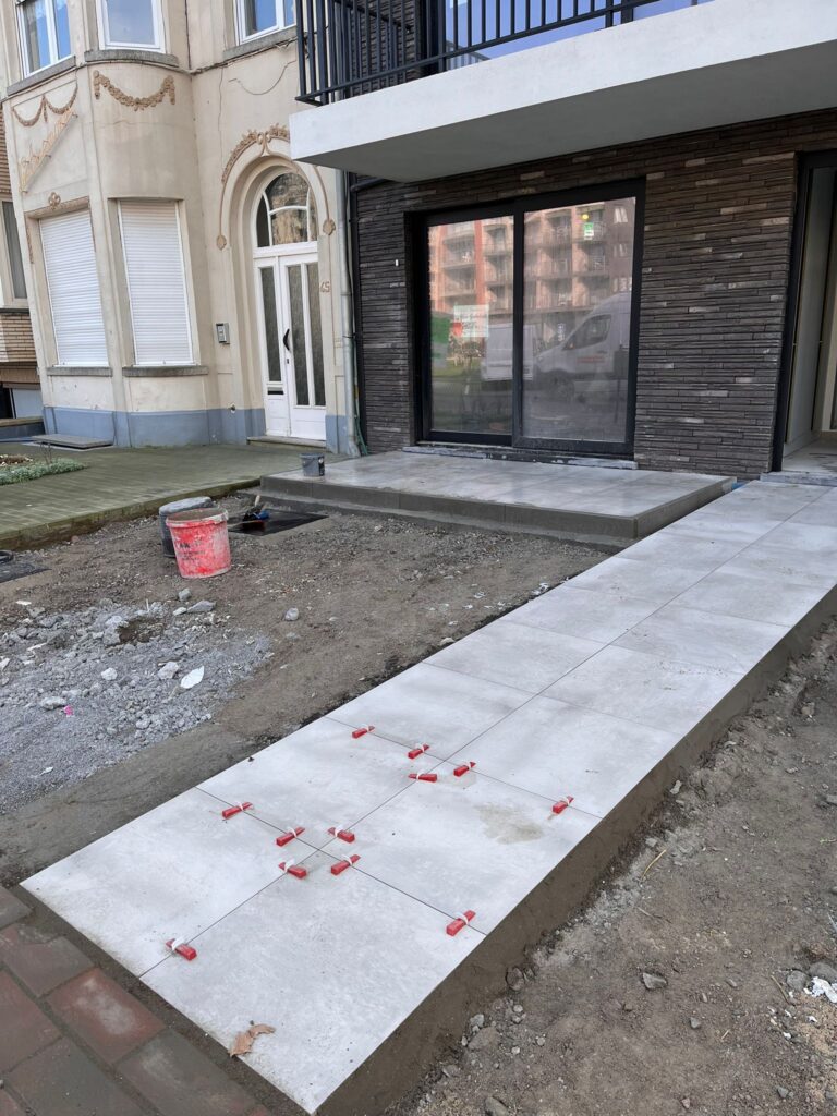Aanleg verhoogd terras appartement